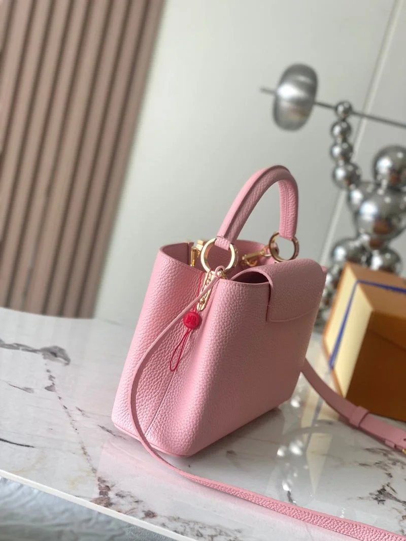 Compact Louis Vuitton Capucines BB Bags 39945