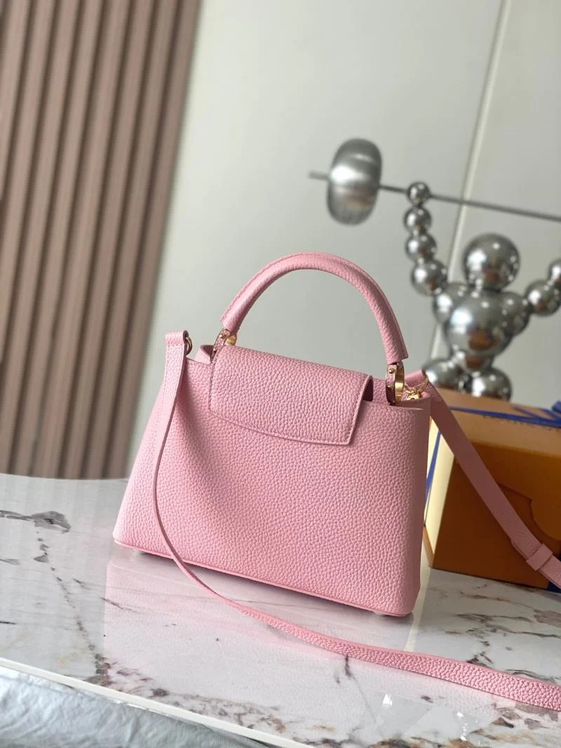 Compact Louis Vuitton Capucines BB Bags 39945