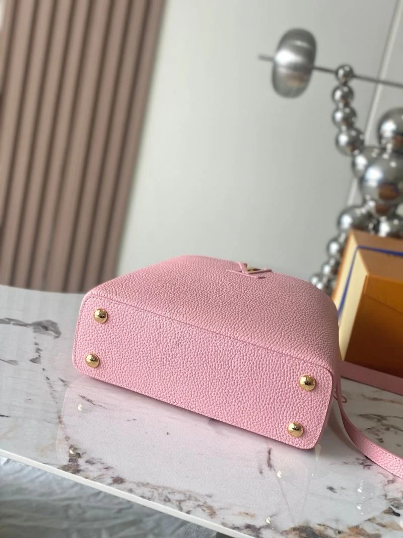 Compact Louis Vuitton Capucines BB Bags 39945