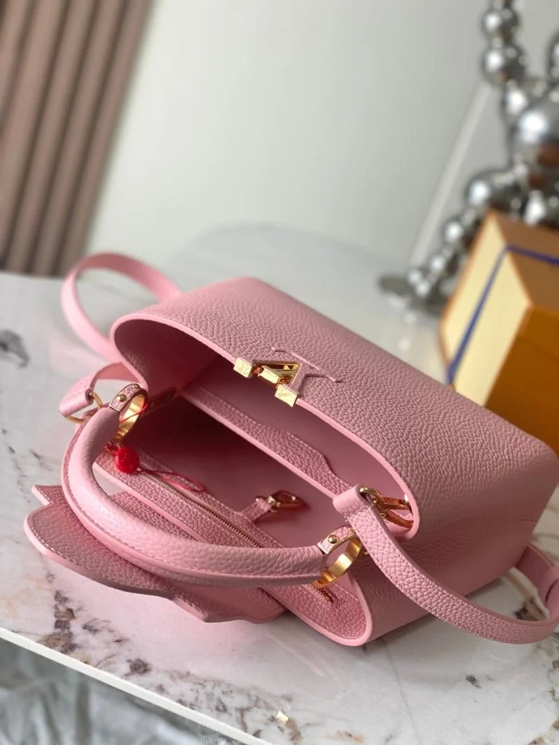 Compact Louis Vuitton Capucines BB Bags 39945