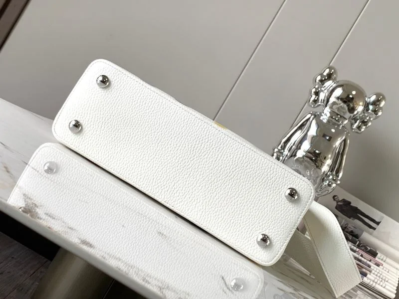 Louis Vuitton Capucines BB Bags Snug 39940