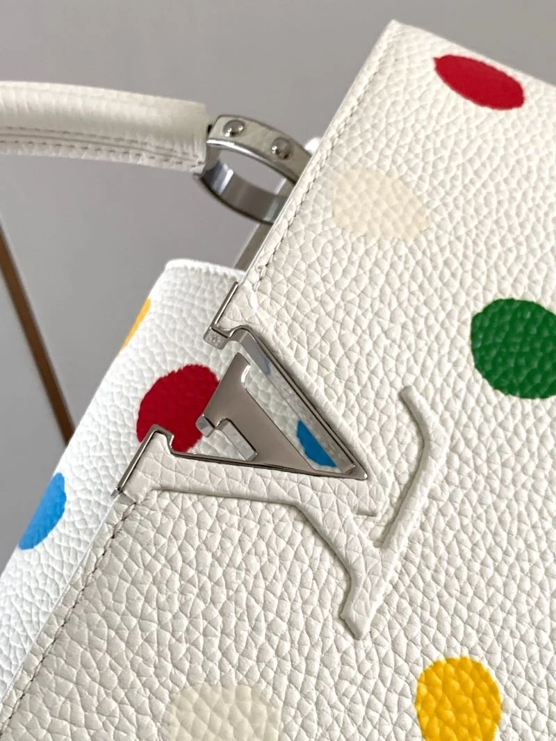 Louis Vuitton Capucines BB Bags Snug 39940