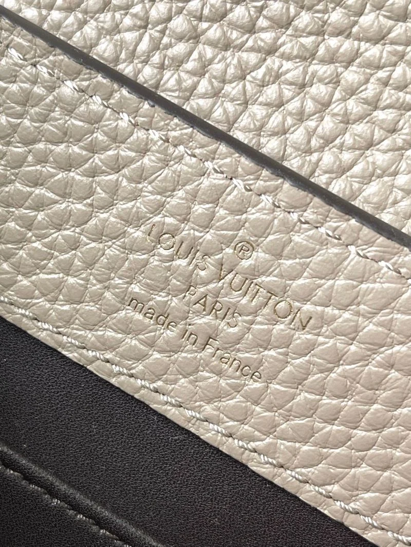 ComfortFit Louis Vuitton Capucines BB Bags 39922