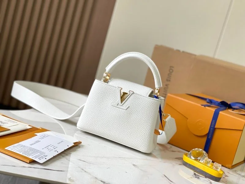 Resilient Louis Vuitton Capucines BB Bags 39981