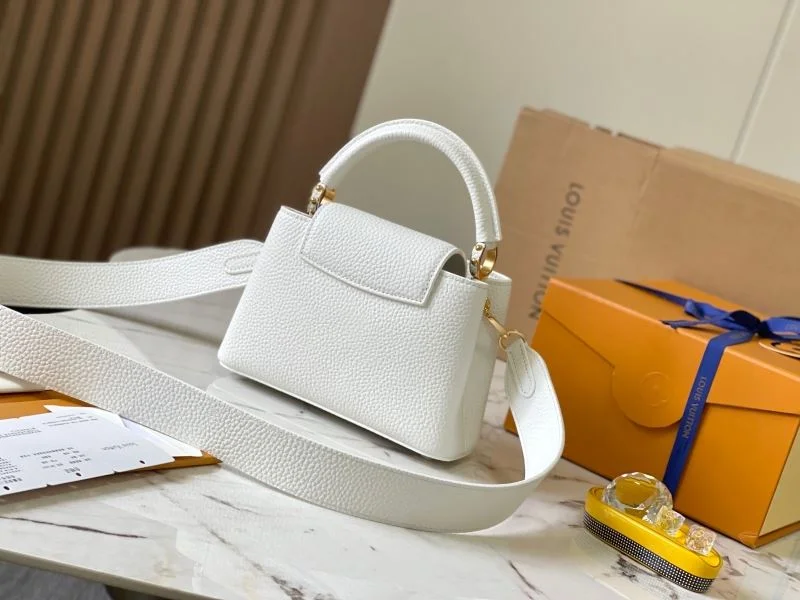 Resilient Louis Vuitton Capucines BB Bags 39981