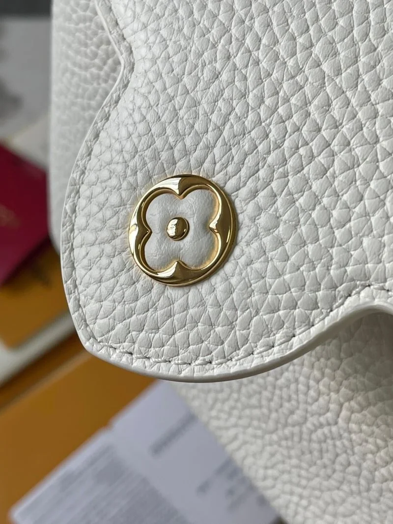 Resilient Louis Vuitton Capucines BB Bags 39981