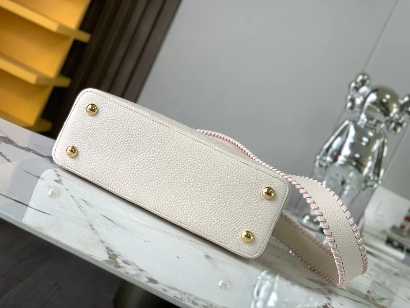 MultiPurpose Louis Vuitton Capucines BB Bags 39972