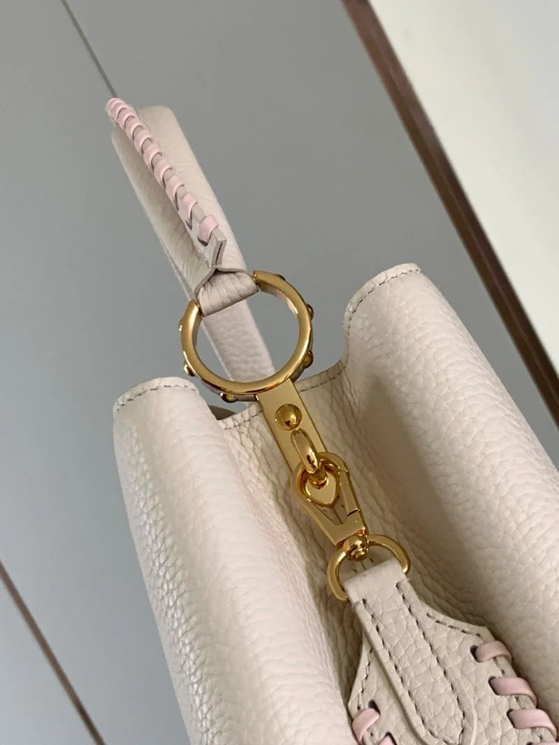 MultiPurpose Louis Vuitton Capucines BB Bags 39972