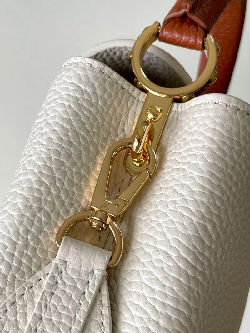 Stretchable Louis Vuitton Capucines BB Bags 39971