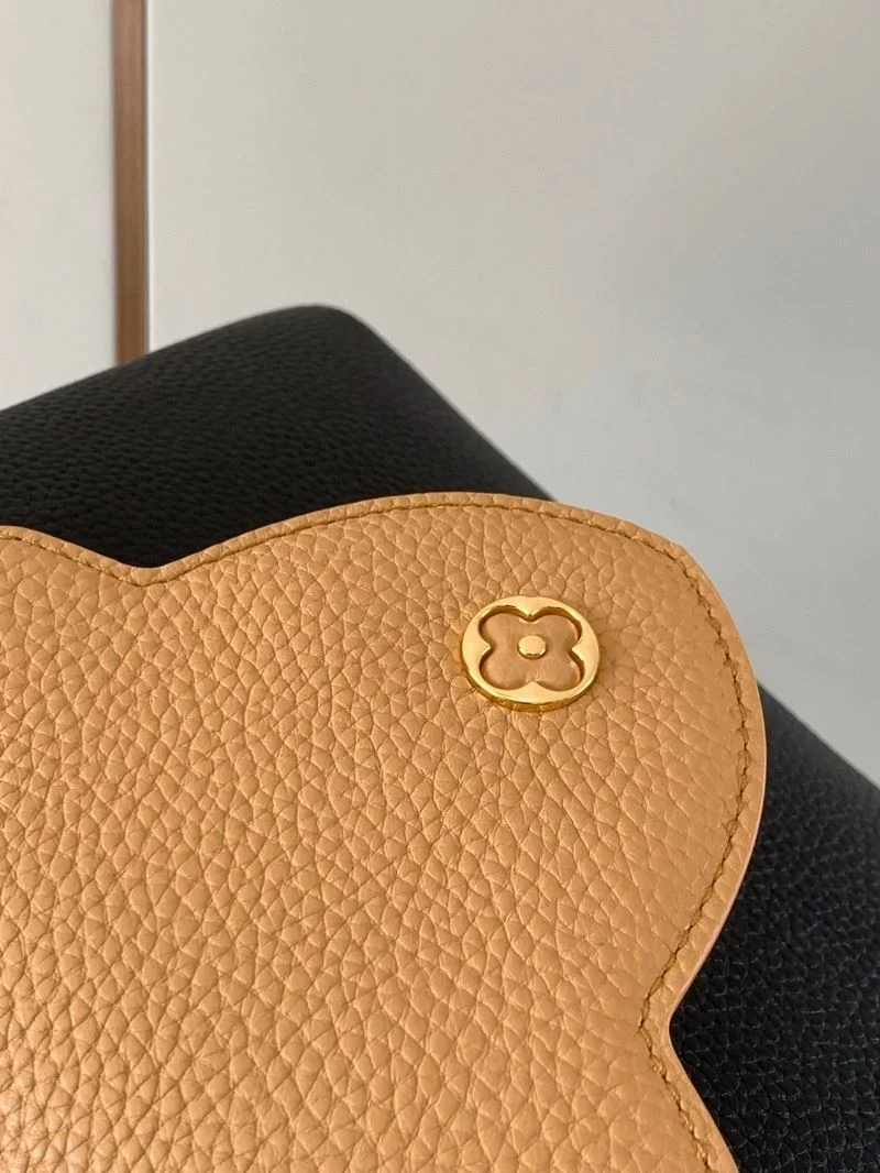 Stretchable Louis Vuitton Capucines BB Bags 39889