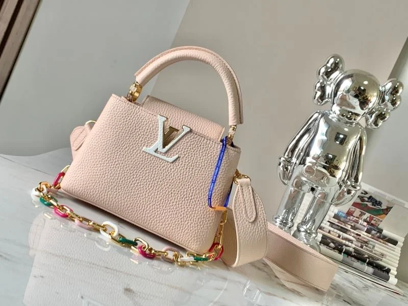 Compact Louis Vuitton Capucines BB Bags 39878
