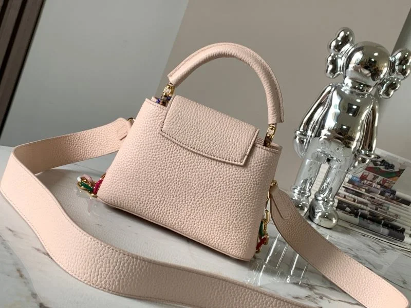 Compact Louis Vuitton Capucines BB Bags 39878