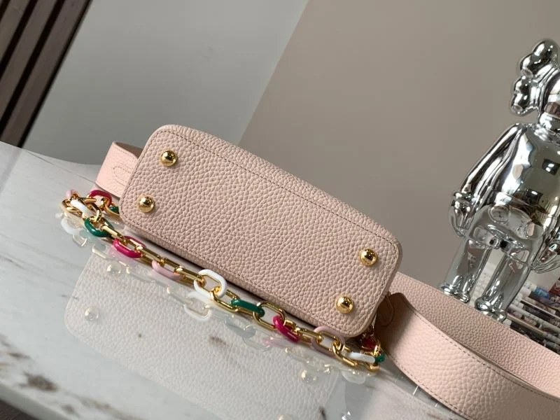 Compact Louis Vuitton Capucines BB Bags 39878