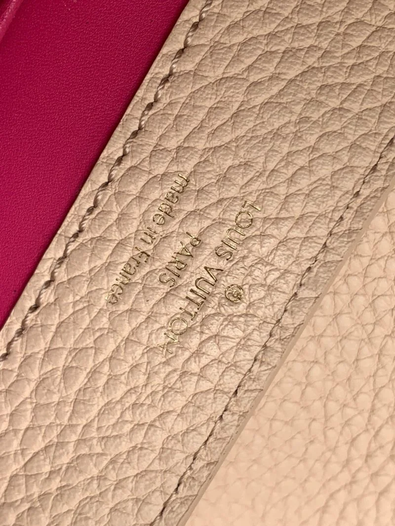 Compact Louis Vuitton Capucines BB Bags 39878