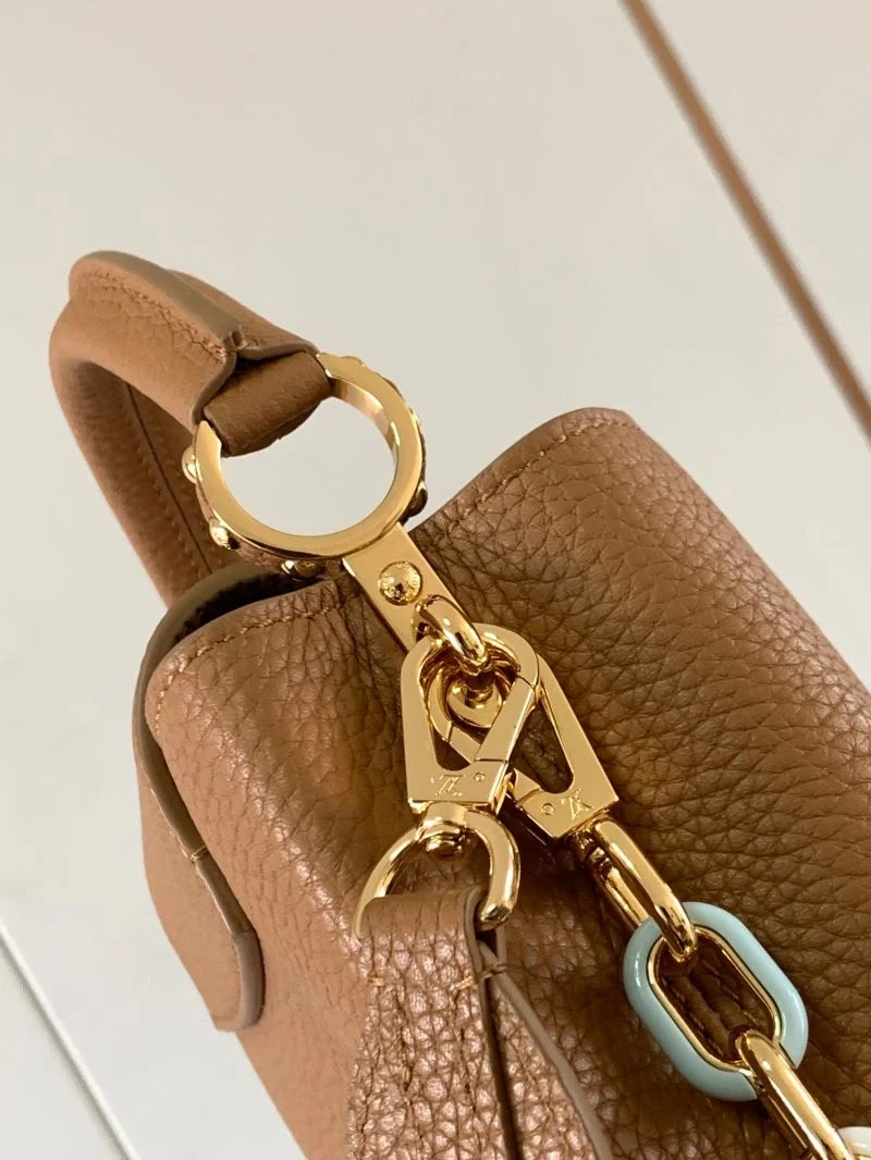 OdorResistant Louis Vuitton Capucines BB Bags 39911