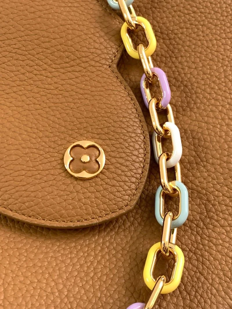 Stretchable Louis Vuitton Capucines BB Bags 39949