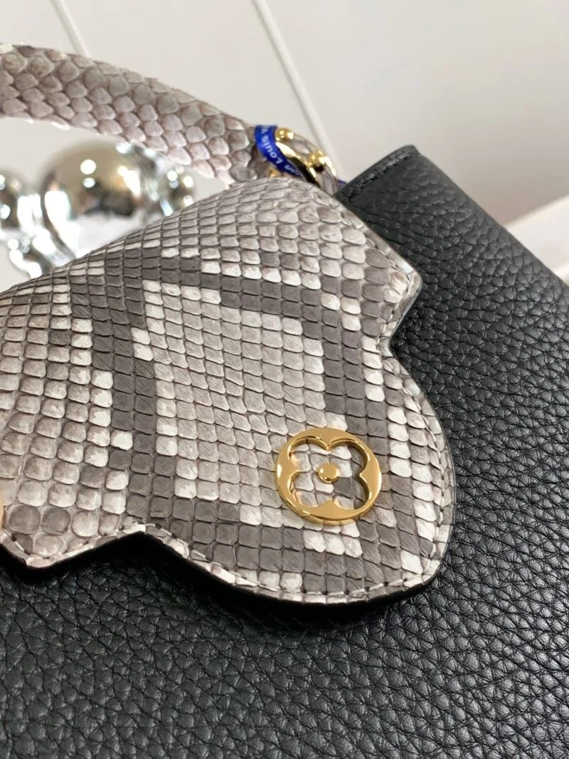 WellDesigned Louis Vuitton Capucines BB Bags 39859