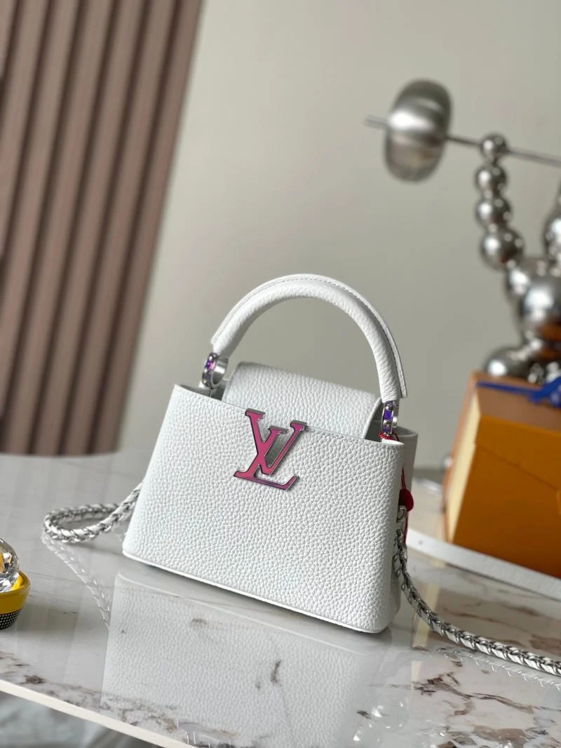 WrinkleFree Louis Vuitton Capucines BB Bags 39813