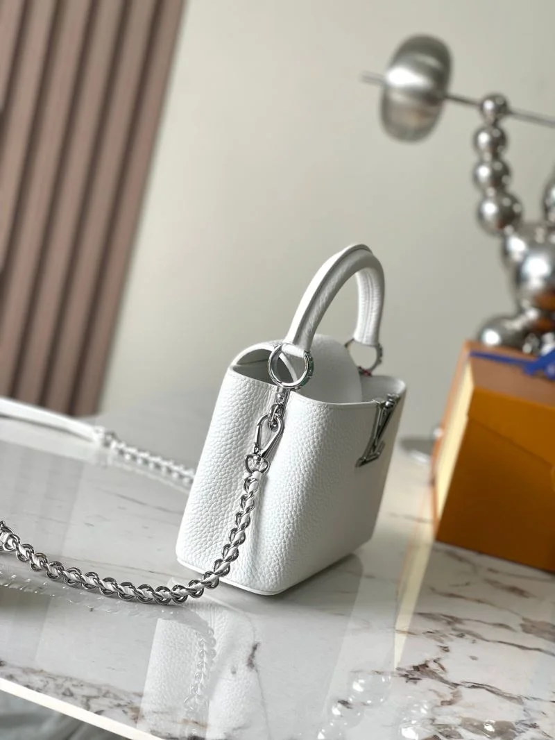 WrinkleFree Louis Vuitton Capucines BB Bags 39813