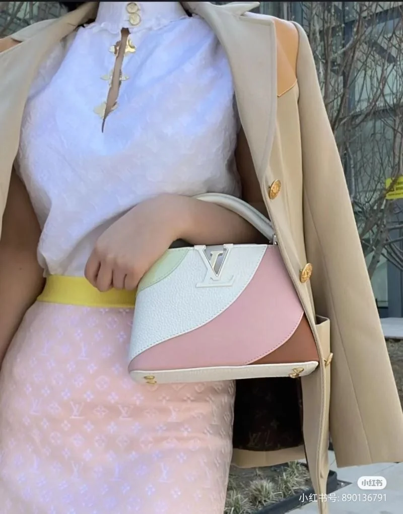 Elegant Louis Vuitton Capucines BB Bags 39806