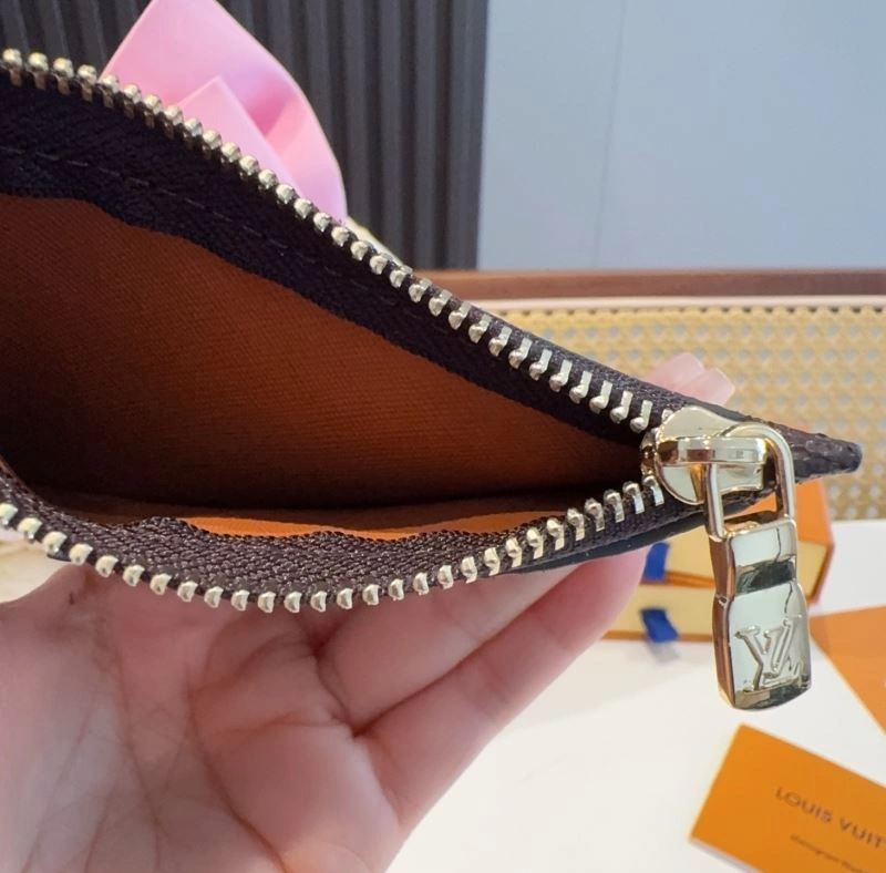 Lightweight Louis Vuitton Card Holders 262638