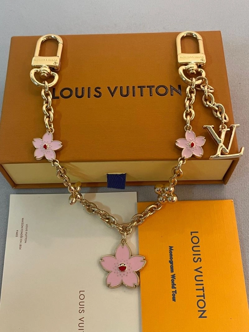 Louis Vuitton Chains Bright 262739