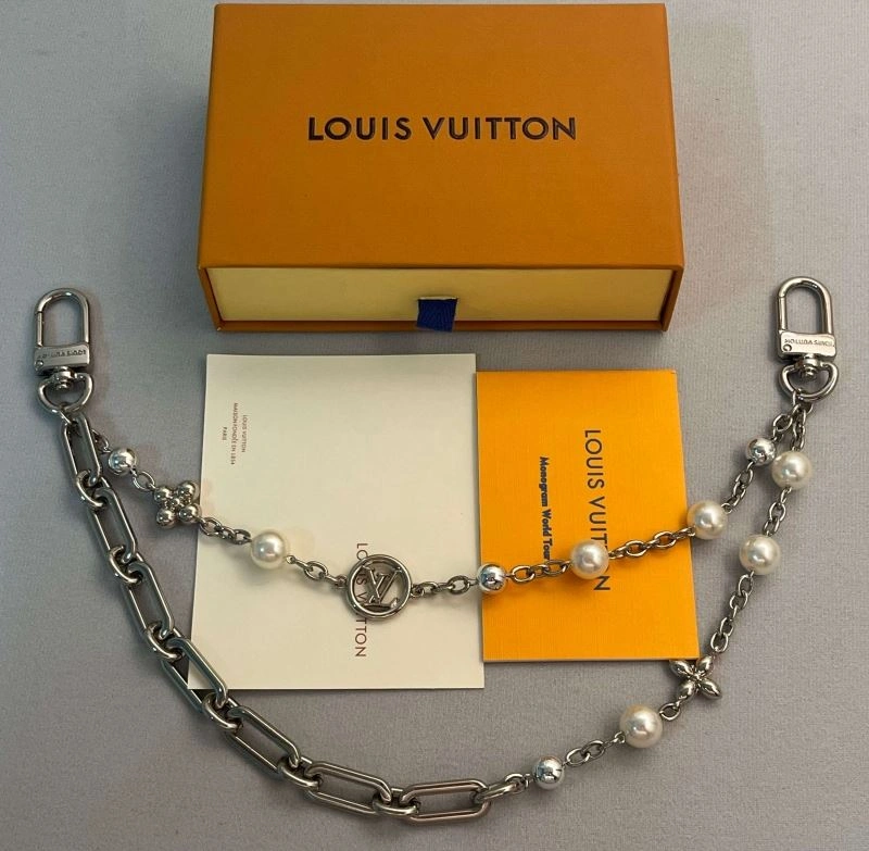 Louis Vuitton Chains Durable 262719