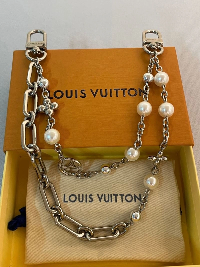 Louis Vuitton Chains Durable 262719