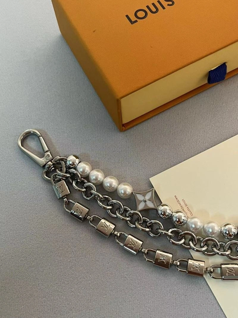 Trendsetting Louis Vuitton Chains 262709