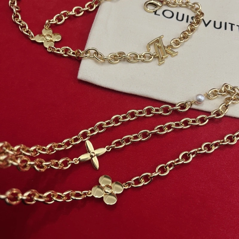 TravelReady Louis Vuitton Chains 262732