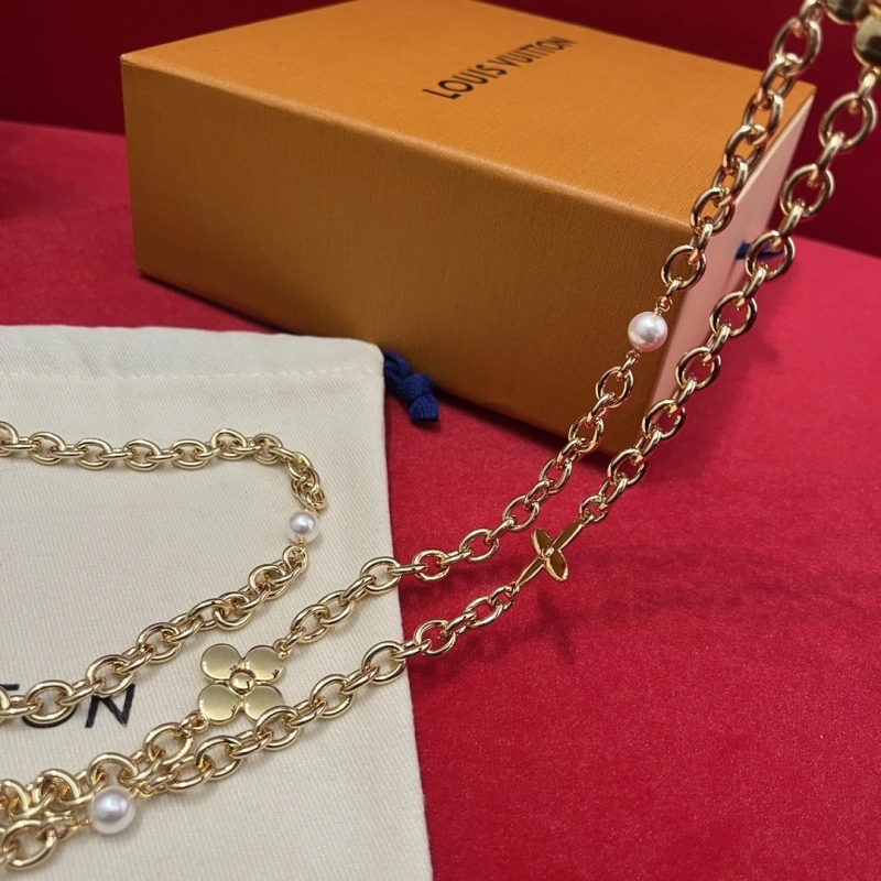 TravelReady Louis Vuitton Chains 262732