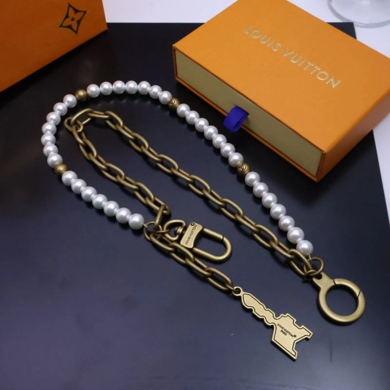 Lightweight Louis Vuitton Chains 262704