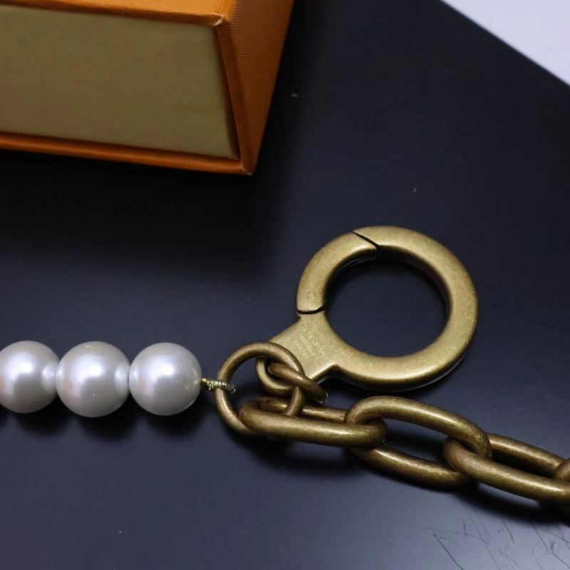 Lightweight Louis Vuitton Chains 262704
