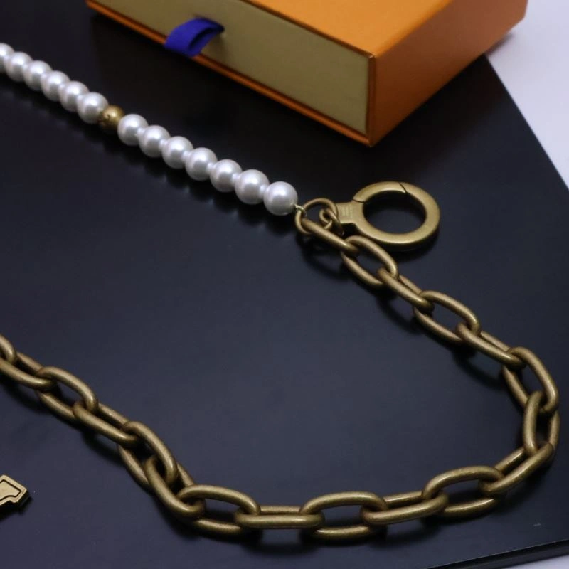 Lightweight Louis Vuitton Chains 262704