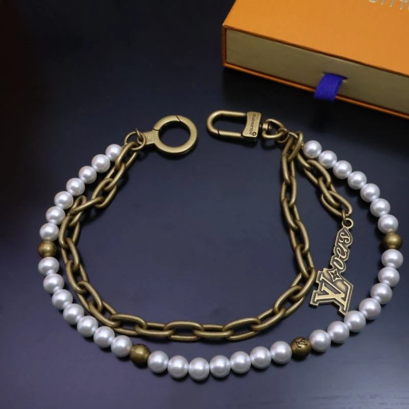 Lightweight Louis Vuitton Chains 262704