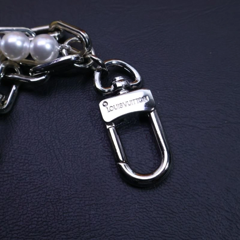 WaterResistant Louis Vuitton Chains 262703