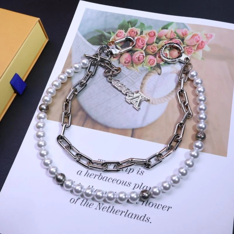 WaterResistant Louis Vuitton Chains 262703