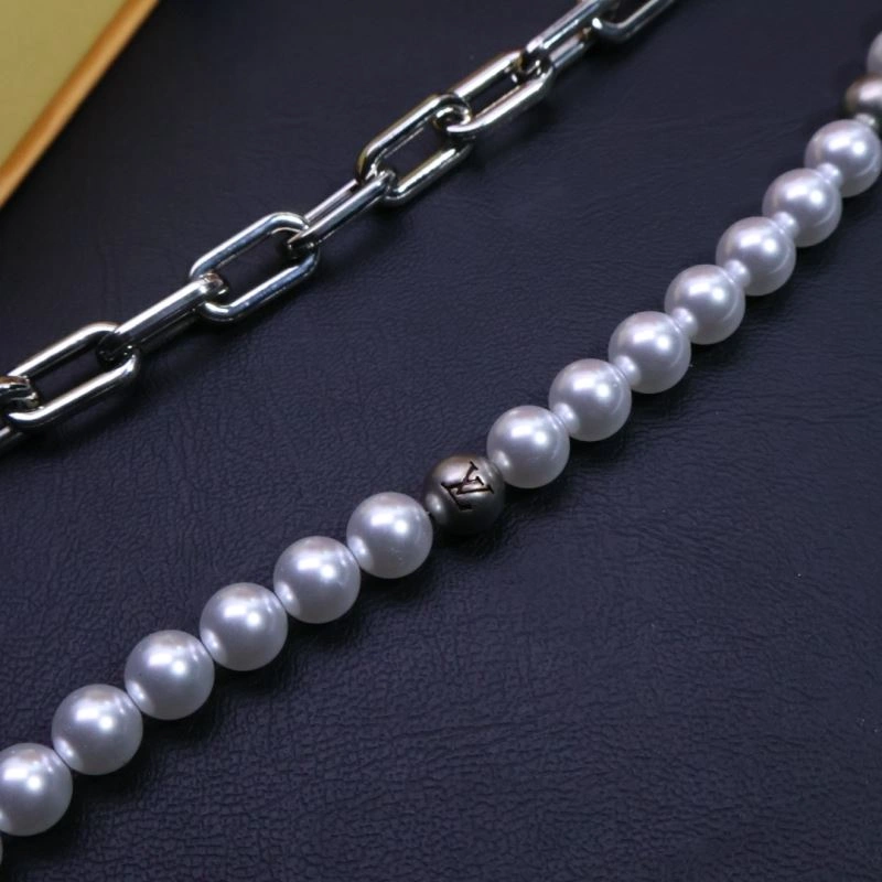 WaterResistant Louis Vuitton Chains 262703