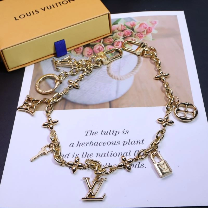 Louis Vuitton Chains DailyWear 262702