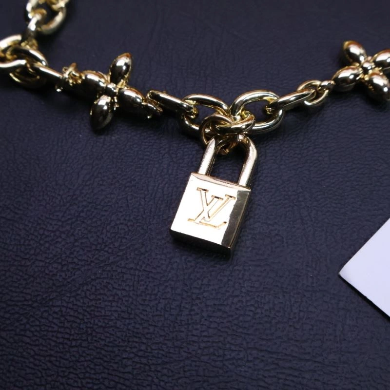 Louis Vuitton Chains DailyWear 262702
