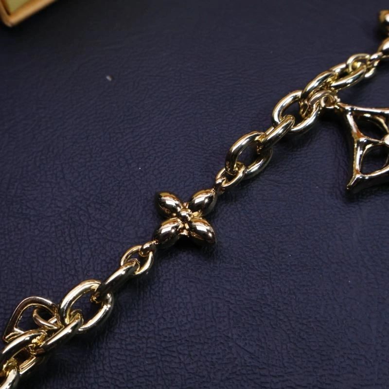 Louis Vuitton Chains DailyWear 262702