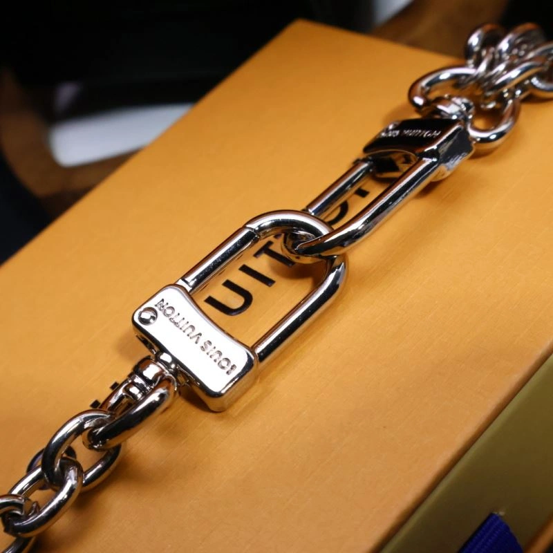 Efficient Louis Vuitton Chains 262701