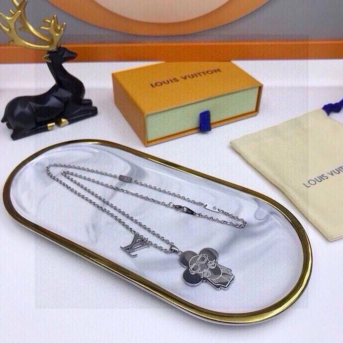 Louis Vuitton Chains WaterResistant 262700