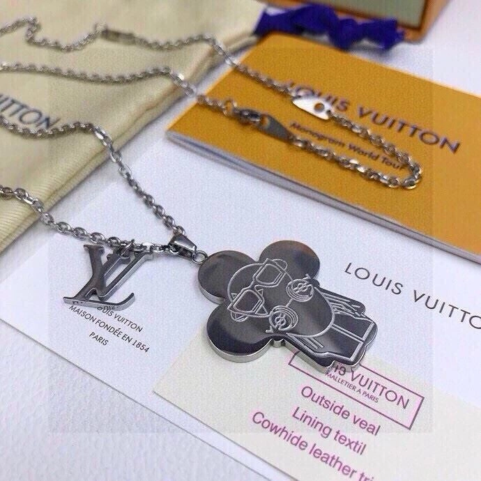 Louis Vuitton Chains WaterResistant 262700