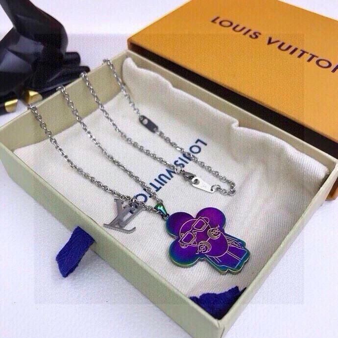 Louis Vuitton Chains Sporty 262699