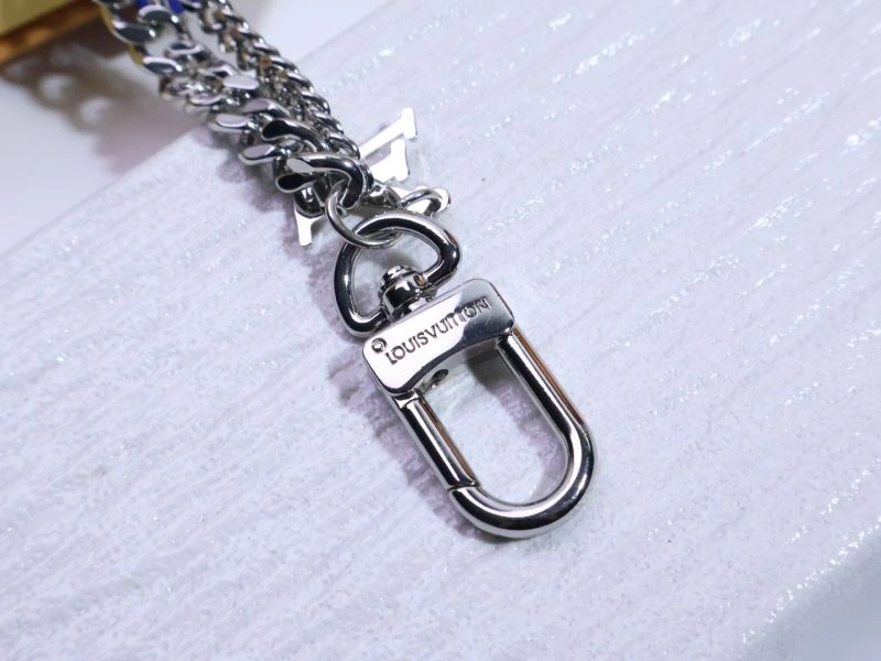 Louis Vuitton Chains Bright 262698
