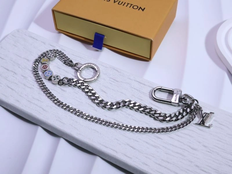 Louis Vuitton Chains Bright 262698