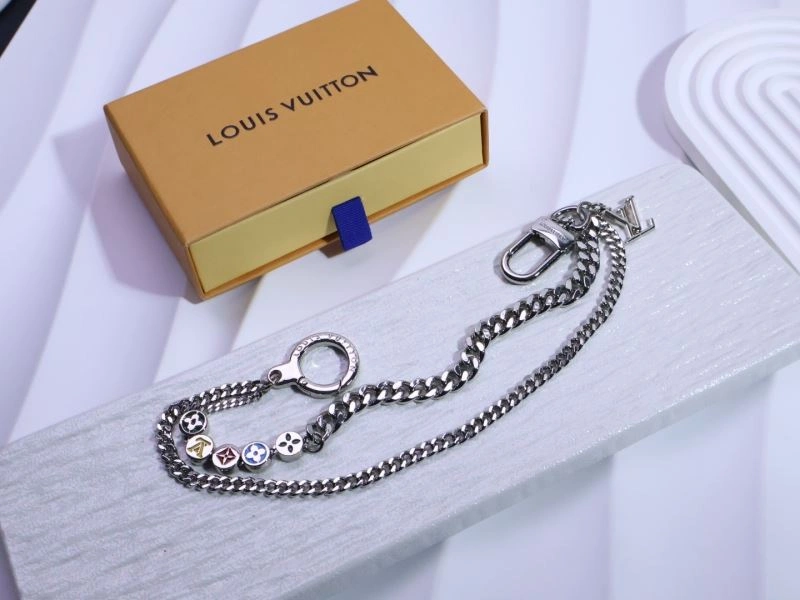 Louis Vuitton Chains Bright 262698