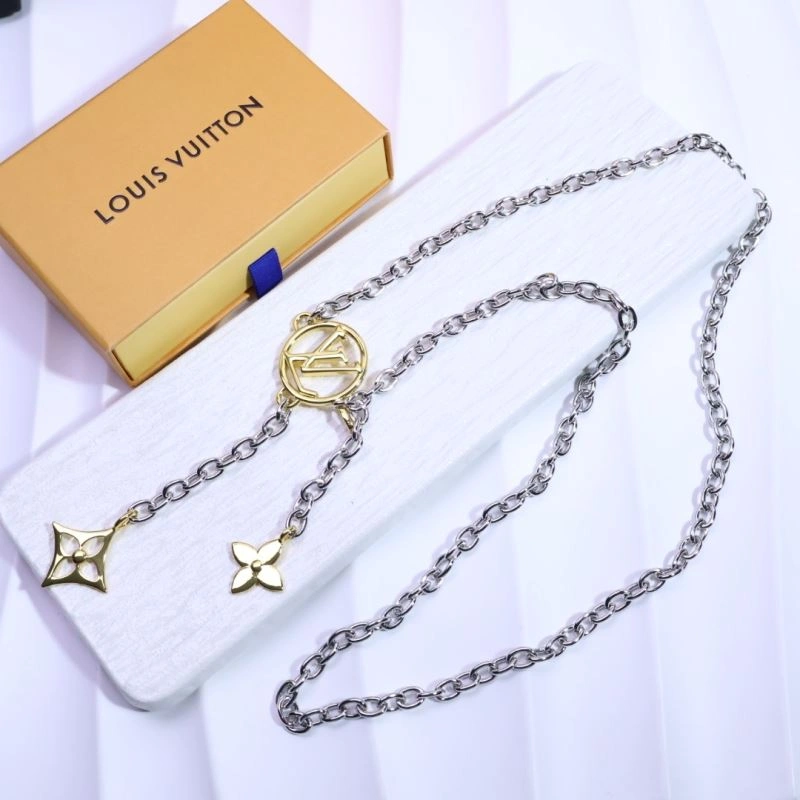 Louis Vuitton Chains Casual 262694