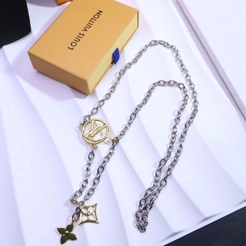 Louis Vuitton Chains Casual 262694